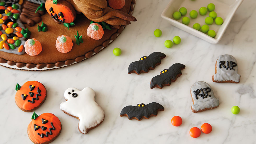 How to make a Halloween gingerbread house: make cookies from leftover dough