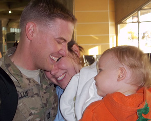 Strelluf family military homecoming photo