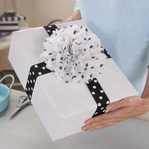 Giftology: how to make tissue paper flowers