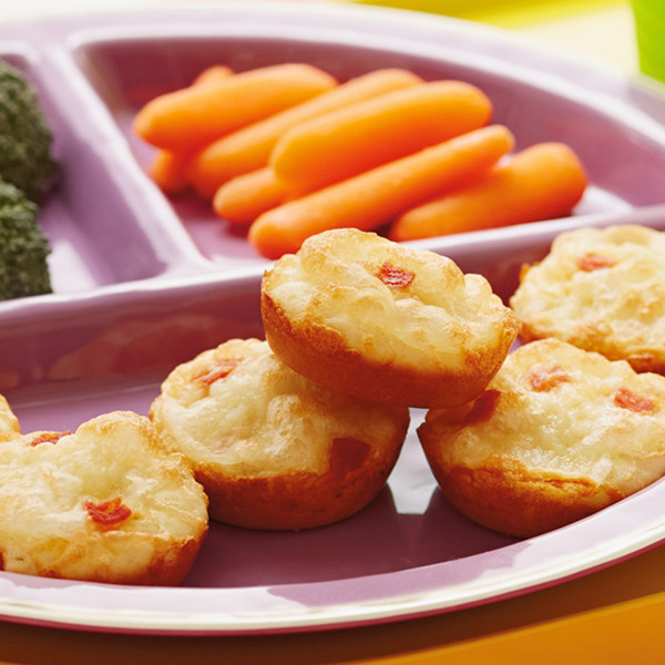 Mini pepperoni pizza puffs