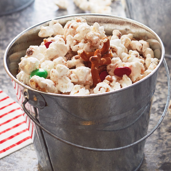Reindeer crunch popcorn recipes