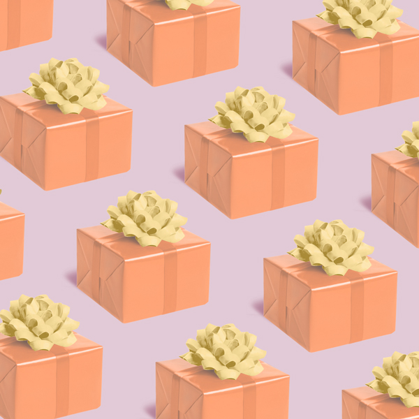 A repeated pattern of a gift wrapped in apricot-colored paper and tied with a light yellow ribbon on a lavender background.